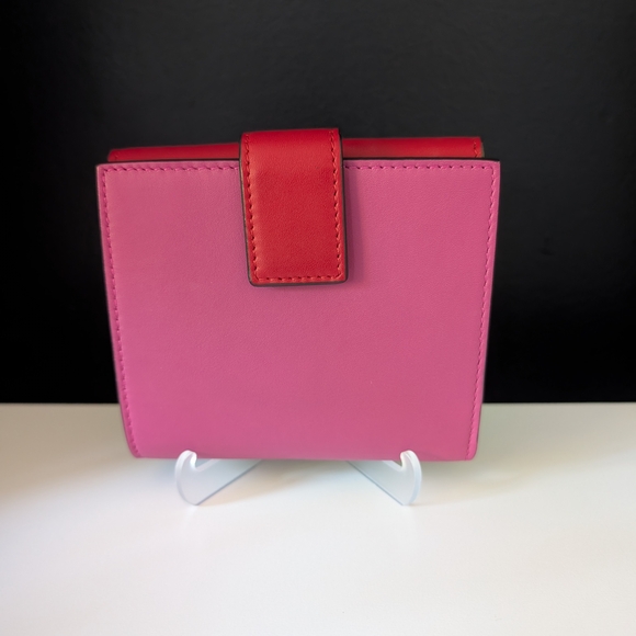Authentic Gucci Calfskin French Flap Wallet in Hibiscus Red and Pink - Picture 4 of 10